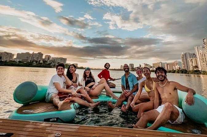 2-Hour Floating Hangout in Condado with Prosseco and Charcuterie - A Good Choice for Couples and Four-Person Groups