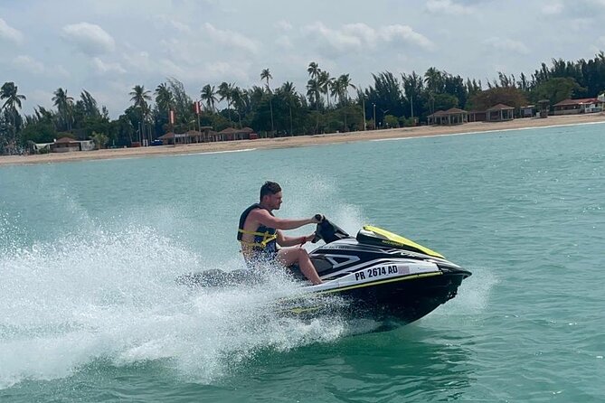 30 Minute Jet Ski Ride along Isla Verde Beach - Wind, waves, and the risk of a changed schedule