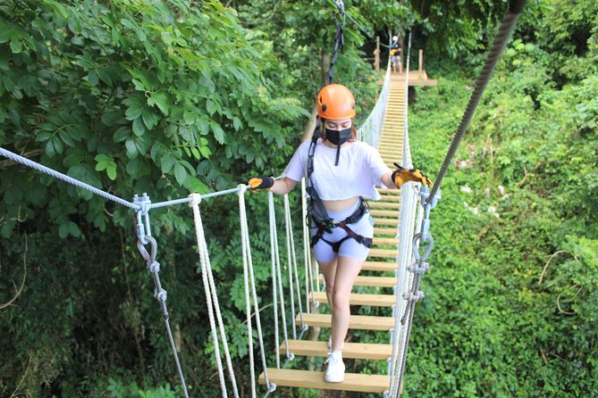 Adventure Trail Tour in the foothills of the National Rainforest - Getting ready at Rainforest Zipline Park