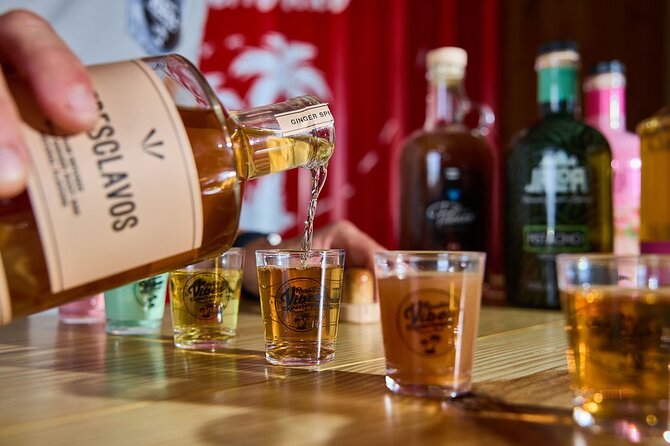 Christmas Vibe: Old San Juan Pitorro Rum Tasting Experience - What happens during the 20-minute tasting