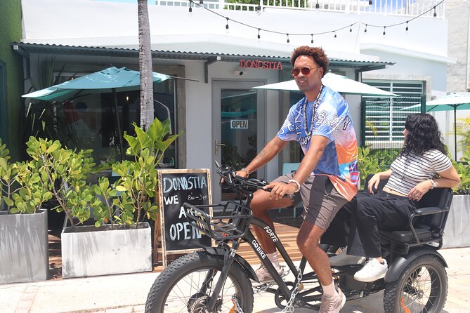 Cruising through San Juan in Style, Sightseeing with a Breeze - El Escambrón: a public beach with useful facilities