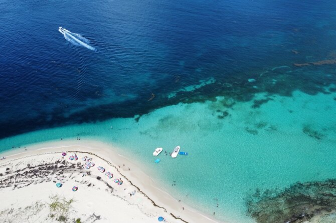 Half-Day Private Boat Experience – Appetizers & Drinks Included - A beach break with snacks, refreshments, and optional music