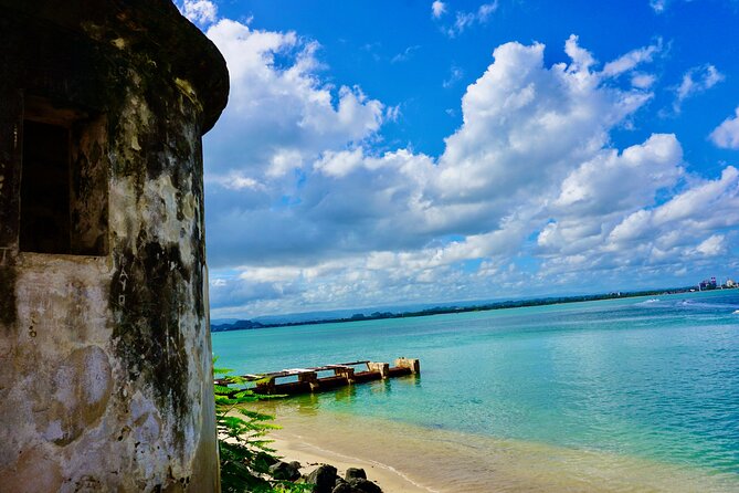 Historical Walking Tour of Old San Juan - La Fortaleza and the power of the governor