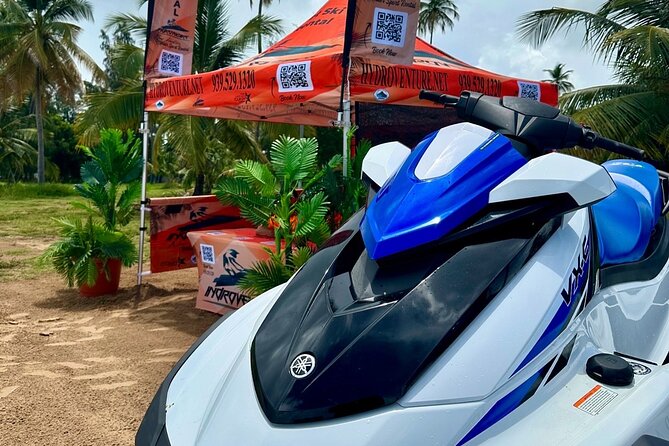 Hydroventure Luquillo Freestyle Run 30 Minutes jetski - Getting ready at Balneario La Monserrate