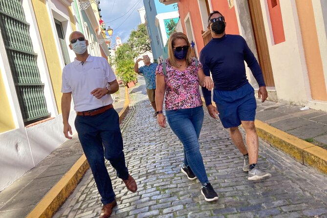 Old San Juan Immersive Walk: History and Culture - Calle del Cristo and San Juan Cathedral