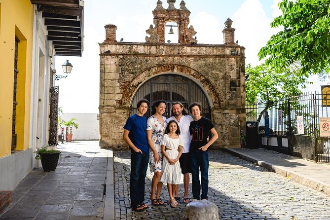 Old San Photoshoot Walking Tour - Plaza del Quinto Centenario is a practical starting point