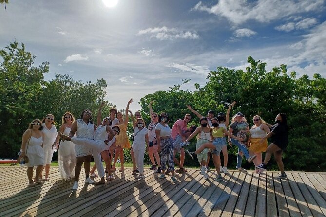 Outdoor Salsa Class Experience in San Juan - Salsa basics by the lagoon in San Juan