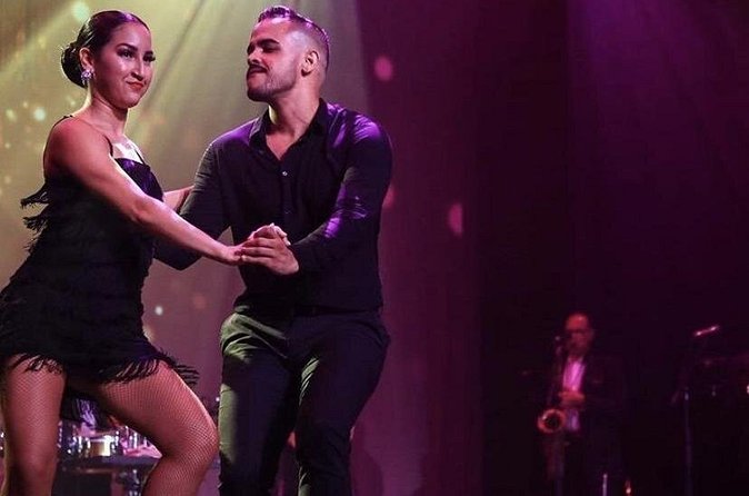 Puerto Rican Salsa Class and Night Out in San Juan, Puerto Rico - The second hour at a local salsa spot