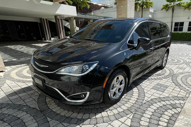 Puerto Rico Island Wide Transfer, Chrysler Minivan, Select Zone - What the minivan is like