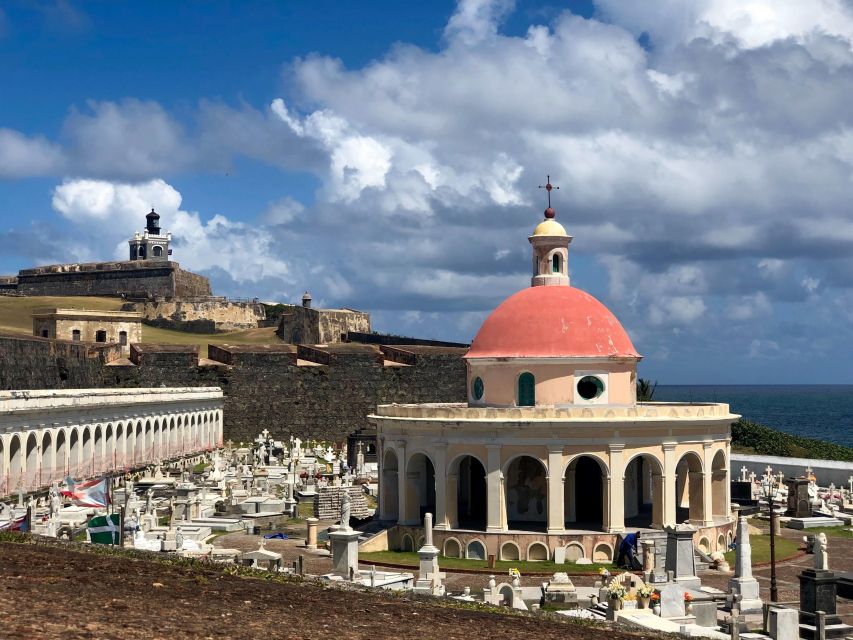 Puerto Rico: Old San Juan Guided Private Walking Tour - El Morro and La Fortaleza from the outside