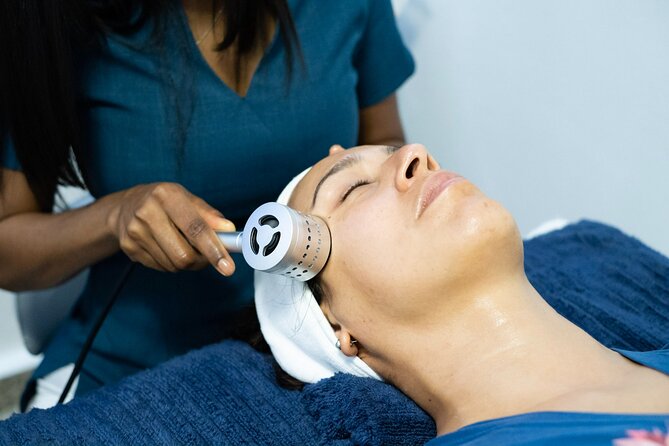 Rejuvenating Facial in Local Spa Room - Key points about this San Juan facial