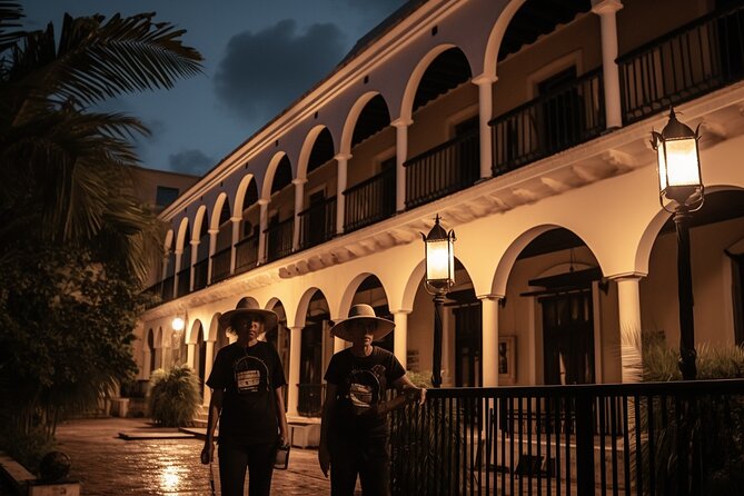 San Juan Ghost Tour: Shrieks in the Sugarcane - Hotel El Convento and stories of a changed building