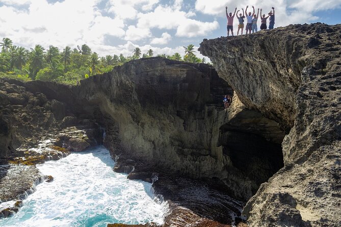 Taino Indian Cave, Arecibo Hike and Beach Tour from San Juan - La Poza del Obispo for a cool-down