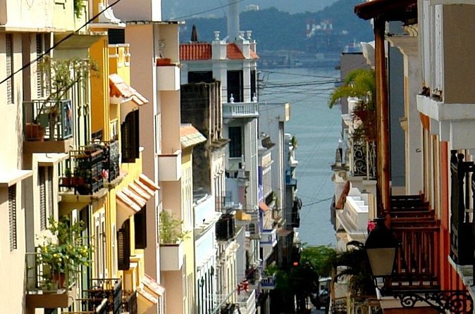 Talking Buildings of Old San Juan: A Self-Guided Audio Tour - La Fortaleza and the Santo Cristo chapel