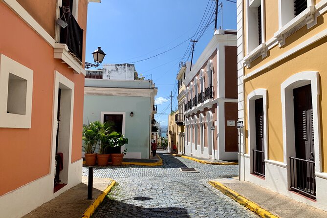Walking Guided Tour of History and Myths of Old San Juan - La Fortaleza and the Seat of Power